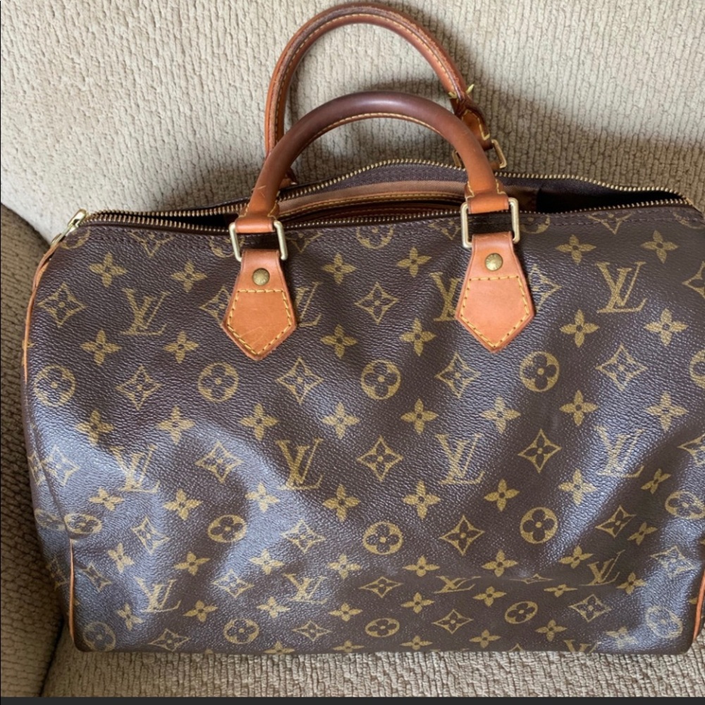 Louis Vuitton Speedy 35
